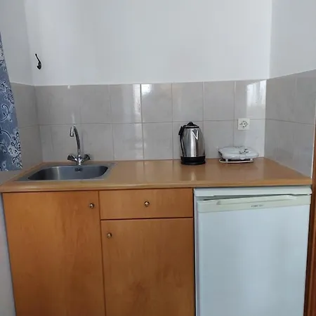 Fania Aparthotel 2*
