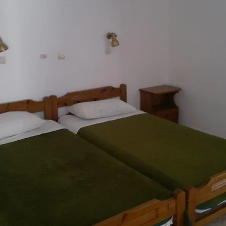 Fania Aparthotel 2*