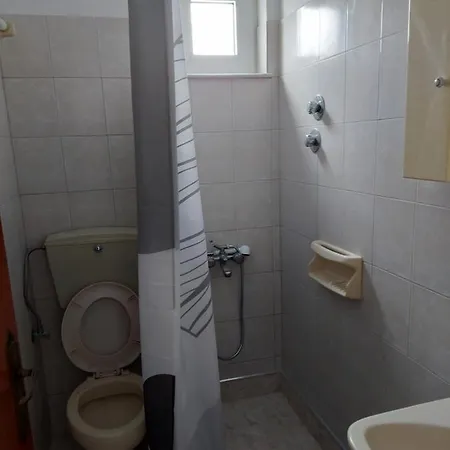 Fania Aparthotel 2*