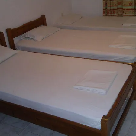 Ξενοδοχείο με διαμερίσματα Fania 3*